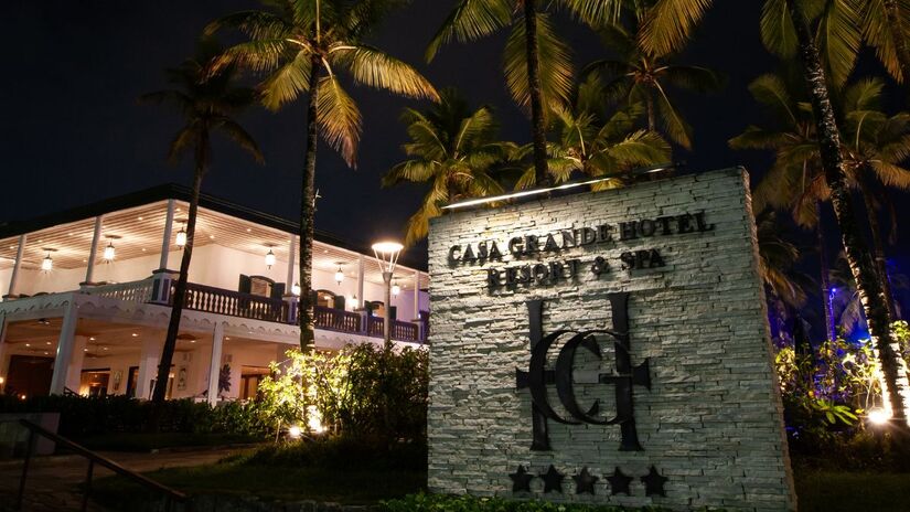 Fachada do Hotel Casa Grande, ícone da hospitalidade no litoral paulista (Divulgação)