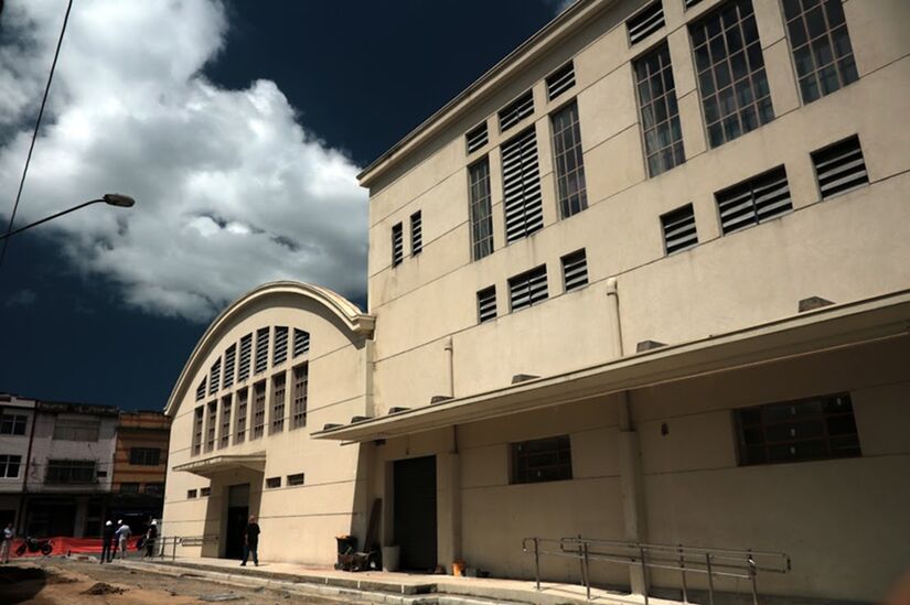 Novo visual do Mercado Municipal: restauro das fachadas e telhados preserva o charme histórico com toques de modernidade (Divulgação/PMS)
