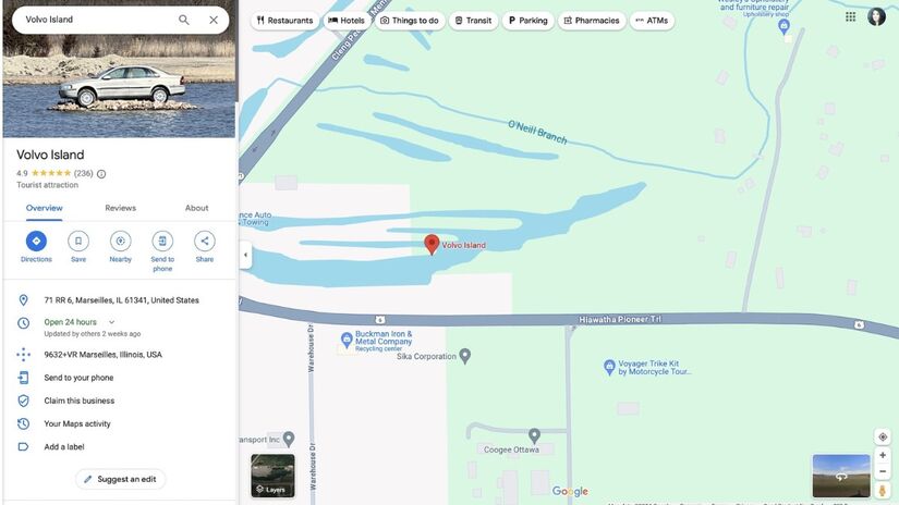 A combinação de paisagem incomum e mistério sobre como o carro foi parar ali mantém a ilha como assunto recorrente em fóruns e matérias especializadas / Reprodução/Google Maps