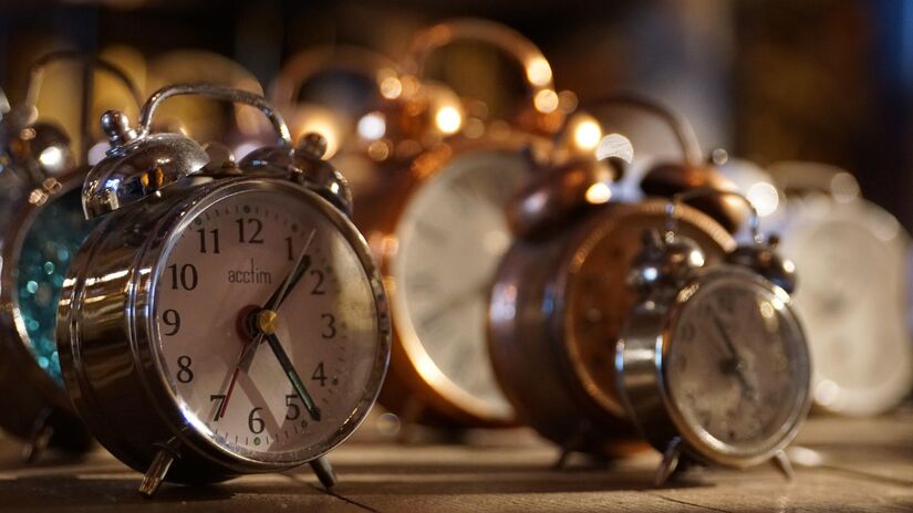 A teoria da relatividade explica que tempo e espaço estão conectados e mudam dependendo da velocidade e da gravidade / Pixabay