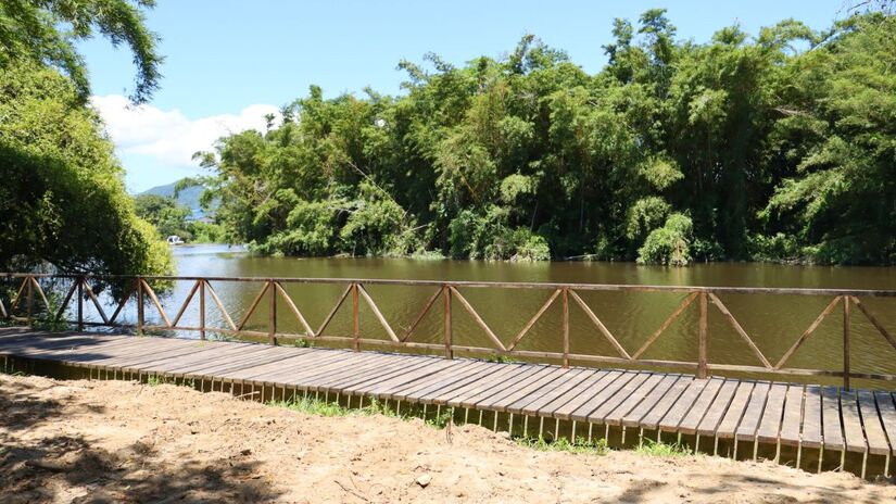 Conforme os praticantes vão caminhando pelos lugares, se deparam com a diversidade da flora e fauna (PMC/Divulgação)