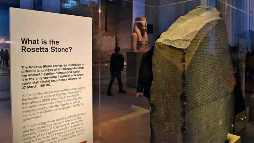A pedra foi descoberta no fim do século XVIII e está exposta no Museu Britânico, em Londres, desde 1802 / Reprodução/Euronews