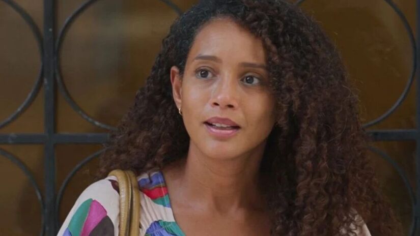 Na capital fluminense, Raquel se envolve com Ivan Meireles (Renato Góes), um administrador de empresas honesto, que se torna um importante apoio em sua trajetória de reinvenção e ascensão/Reprodução/Globo