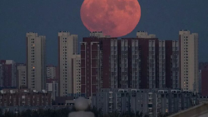 Em 2016 ocorreram três Superluas seguidas. Ademais, a Superlua de 14 de novembro de 2016 atingiu o ponto mais próximo da Terra desde 26 de janeiro de 1948/ Ng Han Guan, Associated Press - Beijim, China, 2016