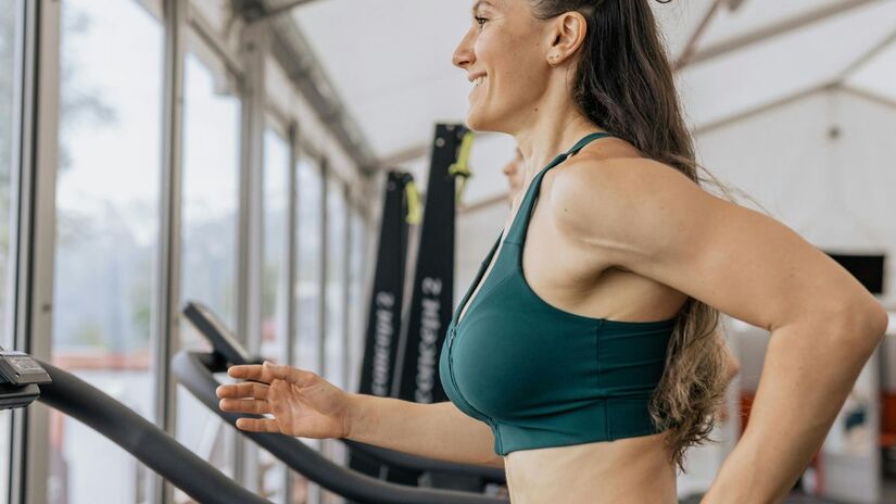 A testosterona influencia a densidade óssea, a libido e o bem-estar geral. Invista em hábitos que otimizam sua produção natural/Pexels