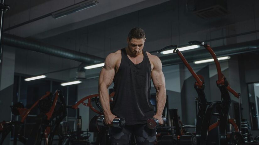 Não ignore os sinais de baixa testosterona como fadiga crônica. Sua performance física e mental agradecem o equilíbrio hormonal/Pexels