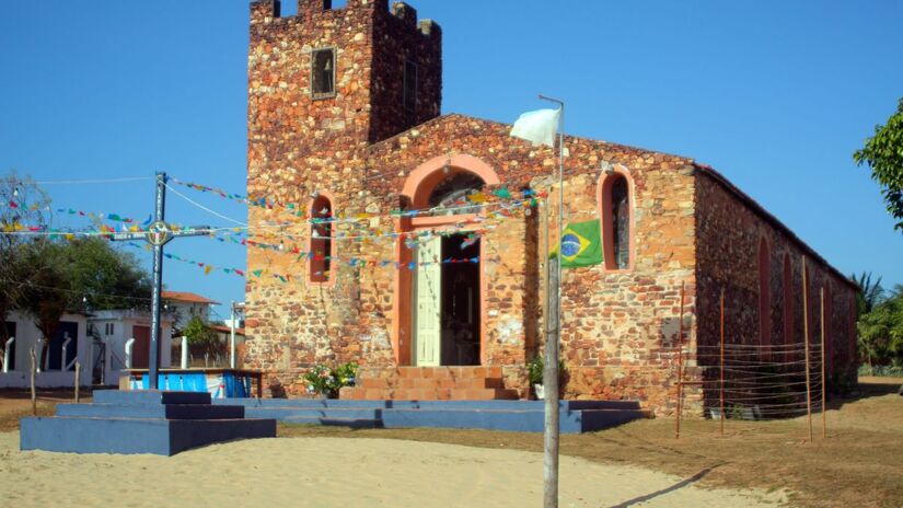 Jericoacoara  Destino litorâneo segue em alta entre viajantes que buscam paisagens naturais e celebrações ao ar livre/ idobi/Wikimedia Commons