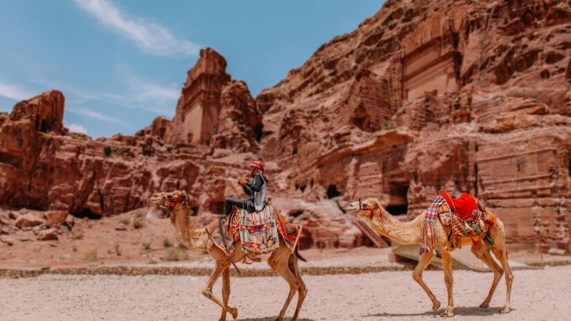 20&ordm;  Jordânia: com o avanço da pobreza e do desemprego, somados a restrições políticas que ampliam o sentimento de frustração entre a população. Além disso, conflitos em países vizinhos atravessam suas fronteiras e mantêm os cidadãos cercados por instabilidade, tanto no cenário interno quanto no regional/ Andrea Imre/Pexels