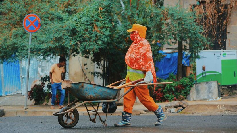 16&ordm;  Etiópia: Conflitos internos contínuos, surtos de doenças e secas recorrentes agravam as dificuldades do país. Diante do agravamento das crises humanitárias, a população passa a enfrentar desafios contínuos e cada vez mais severos/ Abuti Engidashet/Pexels