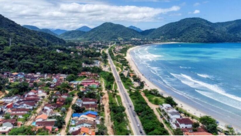 Oos brasileiros optam por destinos que sejam mais tranquilos e não necessitem realizar viagens planejadas a longo prazo. Por isso, Ubatuba se transformou no destino ideal para os viajantes do Brasil (PMU/Divulgação)