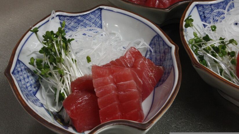 O atum enlatado popularizou o ingrediente, tornando-o presença constante nas despensas / Pixabay