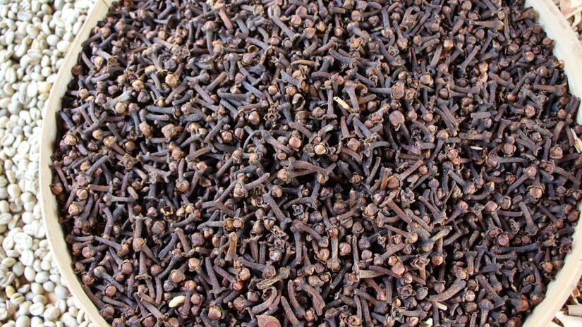 Sa&uacute;de da pele (previne acne, combate inflama&ccedil;&otilde;es cut&acirc;neas e melhora a vitalidade) / Pixabay