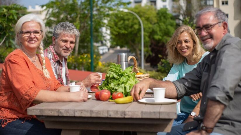 Para que os estudos fossem conduzidos, foram analisados o plasma sanguíneo de 4.263 doadores, cujas idades variavam entre 18 e 95 anos (Kampus Production/Pexels)