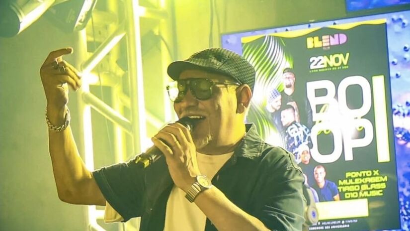 O cantor durante uma apresentação, em imagem registrada antes da internação/ Reprodução Instagram/@chrigoroficial