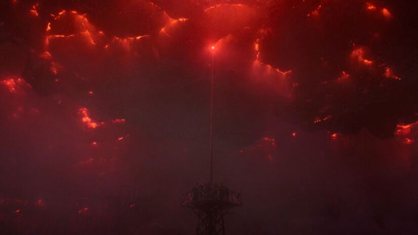 A fenda aberta sobre Hawkins anunciam o clímax da batalha final, imagem que traduz a escala épica do encerramento de Stranger Things/ Reprodução Youtube/Netflix