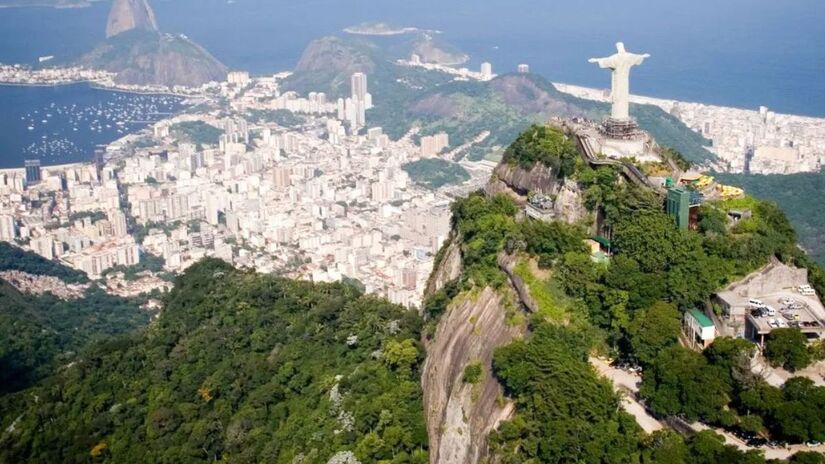 Cristo Redentor, praias icônicas e paisagens deslumbrantes fazem do Rio um destino inesquecível/Istock 