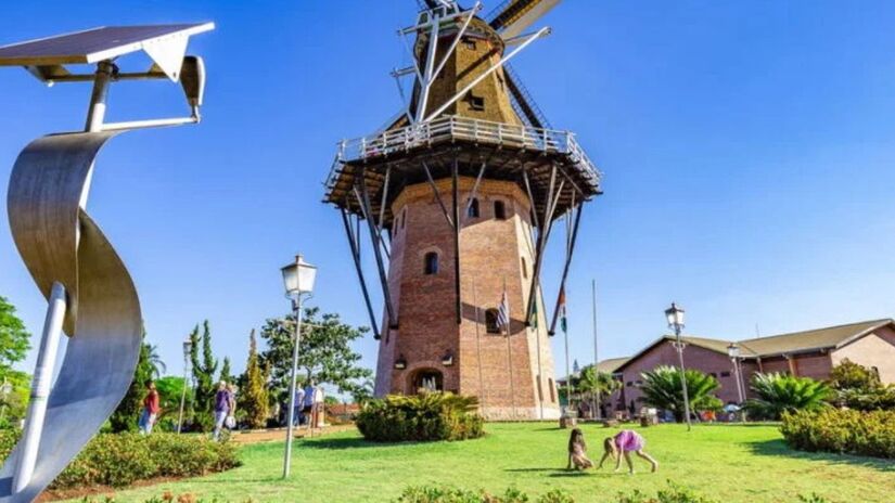 A "Holanda brasileira" que encanta com cores, tradição e tranquilidade/ depositphotos.com / paulobaqueta