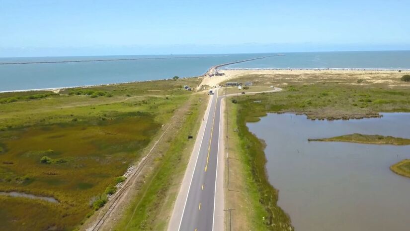 Possui 254 km de extensão, sendo visível até do espaço / Reprodução Youtube/Luis Silva