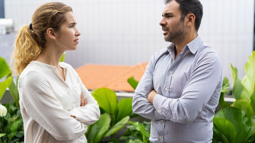 Expressões aparentemente inofensivas podem prejudicar relacionamentos / Freepik/katemangostar