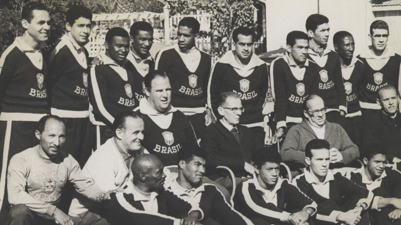 Seleção de 1962: A equipe bicampeã no Chile, com Garrincha como grande protagonista da campanha/ Werner Haberkorn/Domínio Público