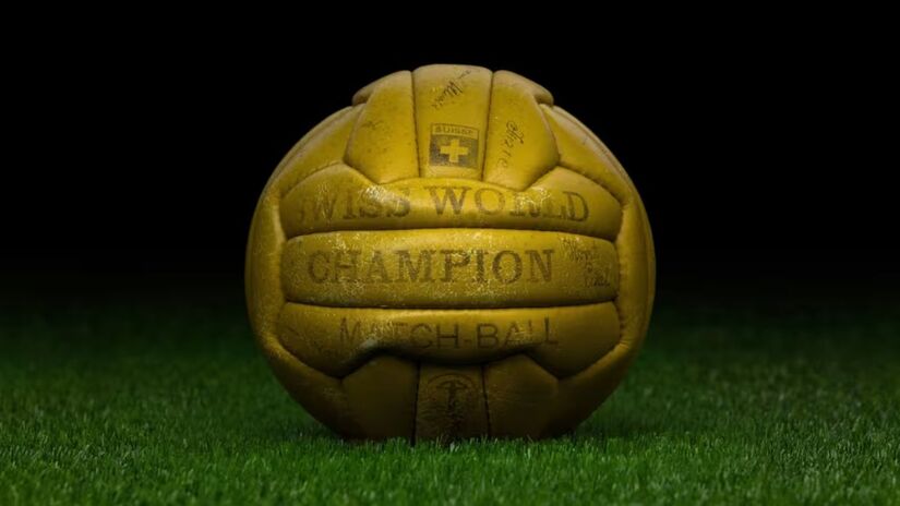 Bola da Copa de 1954, que ocorreu no Suíça, chamada de Swiss World Champion/ Reprodução FIFA