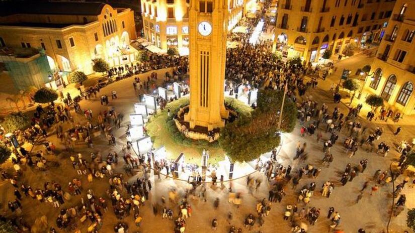 3&ordm;  Líbano: A infelicidade do Líbano é resultado de décadas de instabilidade política, colapso econômico e conflitos regionais. A emigração em massa esvaziou o país, que permanece refém de disfunções internas e de pressões externas além de seu controle/ Yoniw/Wikimedia Commons