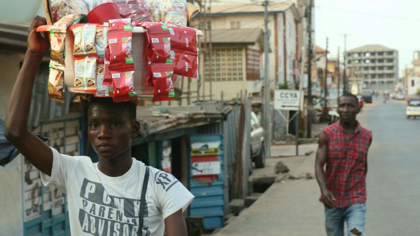 2&ordm;  Serra Leoa: Em penúltimo lugar do ranking, marcada por décadas de corrupção, concentração de poder e instituições frágeis. A pobreza extrema obriga grande parte da população a lutar diariamente para atender às necessidades mais básicas/ SAMUEL KONIKA/Pexels