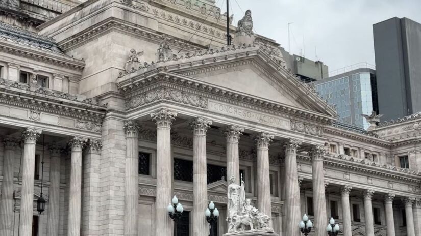 A capital argentina &eacute; famosa por unir o charme da arquitetura europeia com a energia vibrante da Am&eacute;rica Latina