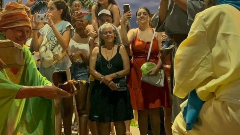 Encenação do nascimento do Menino Jesus emociona o público durante o cortejo/Divulgação
