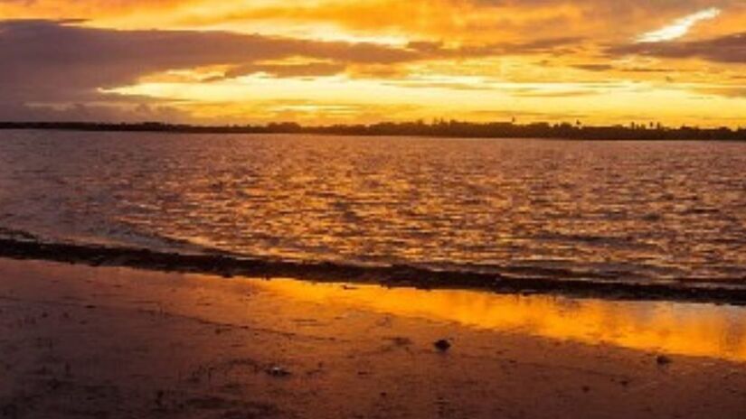 A combinação de dunas, água doce e céu aberto faz das lagoas um dos principais cartões-postais da região/Divulgação Prefeitura