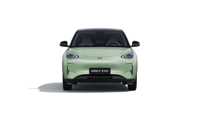 2&ordm; Lugar  JAC E-JS1 R$ 119.990 (Pro) a R$ 135.100 (Max)


Um hatch urbano que prioriza a economia e simplicidade. Com motor de cerca de 62 cv e autonomia oficial de aproximadamente 161 km (Inmetro), é ideal para deslocamentos diários na cidade. Conta com recursos como o sistema de regeneração de energia i-Pedal, que ajuda a otimizar a autonomia no trânsito/Divulgação