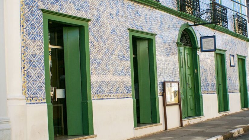 O Museu da Energia fica localizado em um casarão histórico, apresenta a trajetória da eletrificação no Brasil por meio de exposições interativas, objetos antigos e acervo fotográfico, proporcionando uma experiência educativa e cultural/ Prefeitura de Itu