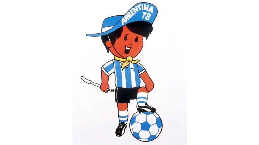 Pela terceira edição consecutiva, a mascote da Copa do Mundo foi representada por um jovem vestido com elementos típicos do país-sede. Gauchito usava um chapéu com a inscrição 'Argentina 78', além de lenço no pescoço e um chicote, acessórios ligados à identidade cultural argentina. O personagem se tornou um dos símbolos mais reconhecidos do Mundial disputado no país/ Reprodução Olympics.com