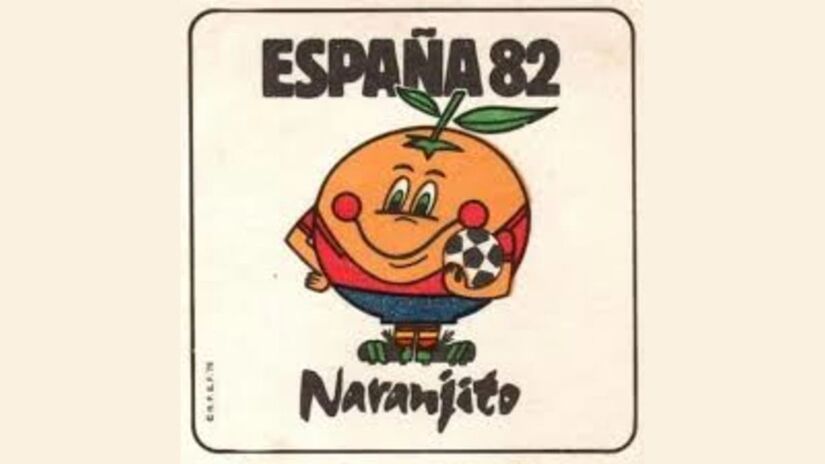 A Espanha inovou ao escolher uma fruta como mascote do Mundial de 1982. Naranjito tinha o formato de uma laranja, naranja, em espanhol, e aparecia vestindo o uniforme da seleção espanhola. Com um sorriso largo e expressivo, o personagem se destacou pelo tom alegre e se tornou um dos mascotes mais icônicos da história da Copa do Mundo/ Reprodução Olympics.com