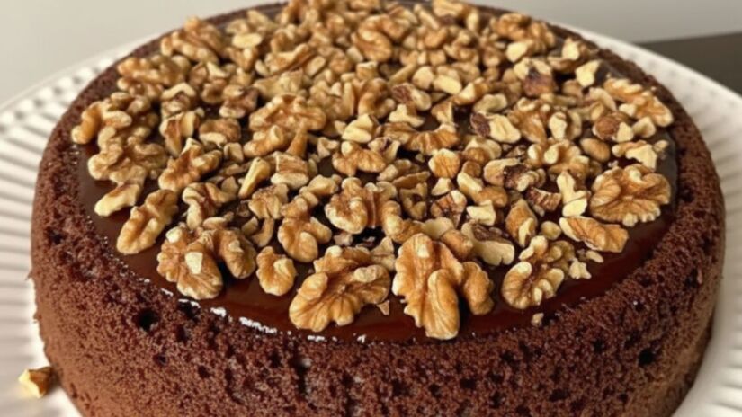 Nozes picadas garantem crocância e um sabor mais sofisticado, ideal para quem busca uma finalização diferente e cheia de personalidade/ Gerado por IA/Gemini