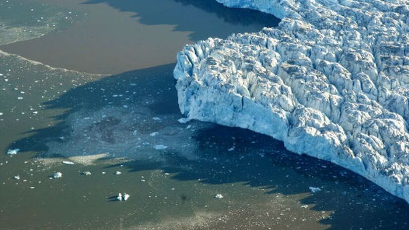 
Em 2019, a geleira Pizol, nos Alpes suíços, teve um "funeral simbólico" após quase desaparecer. ONU/Mark Garten 