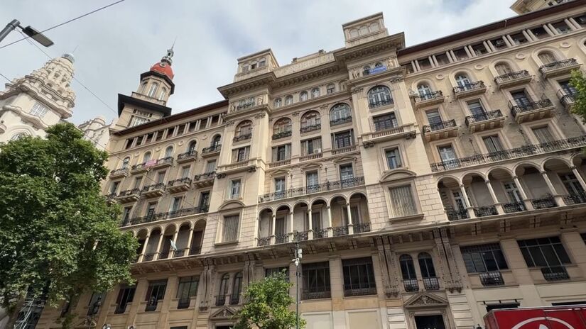 A proximidade com o Brasil facilita viagens curtas e r&aacute;pidas para feriados ou fins de semana