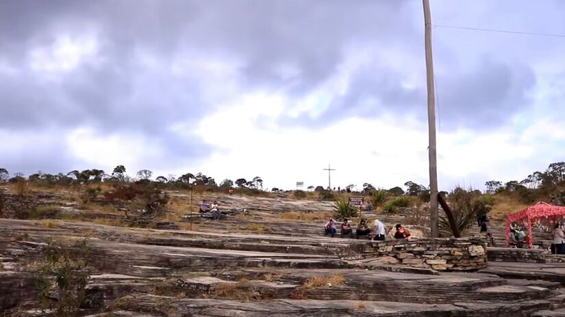 A Gruta do Carimbado abriga o suposto portal que conectaria a cidade mineira diretamente ao santuário de Machu Picchu no Peru