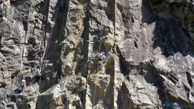 Falta de sinalização e ausência de socorro aumentam a chance de acidentes