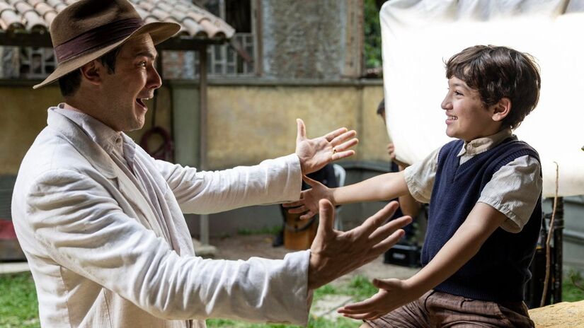 Samir acompanha Candinho nos momentos mais difíceis antes da grande revelação/Globo/Gabriel Vaguel