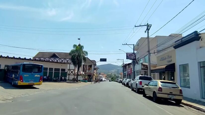 É conhecida como a "Capital Nacional do Tricô"