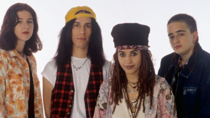 A banda se reuniu em festivais e shows desde 2025, com integrantes originais e novos membros, atraindo fãs antigos e novos ao som de seus clássicos/Reprodução