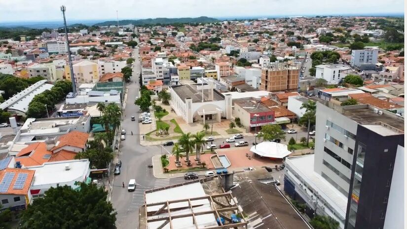 Além da sede urbana, João Pinheiro possui diversos distritos e comunidades rurais, o que amplia os desafios de gestão pública em um território maior que muitos estados brasileiros/ Reprodução Youtube/NOIALK