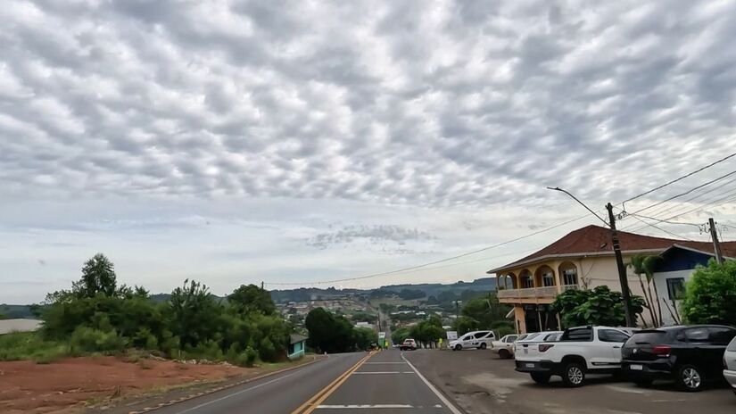 A indústria vai produzir milhares de toneladas de mussarela e manteiga anualmente para abastecer o mercado nacional