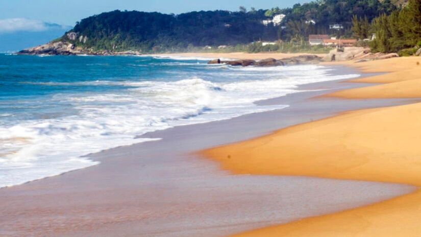 O primeiro home club da região: 44 unidades, áreas de lazer integradas à natureza e experiência completa de conforto e exclusividade. /divulgação