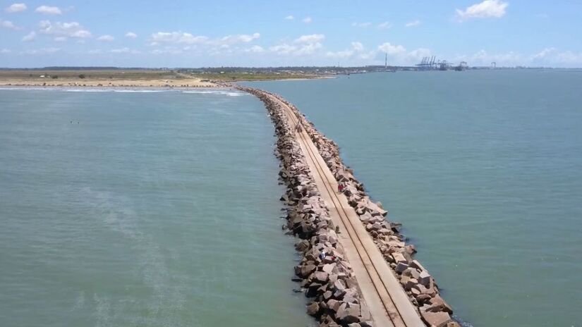 É ideal para aventuras como pedaladas, percursos em 4x4 e longas caminhadas