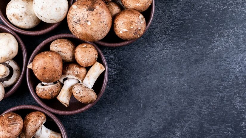 A cidade também se destaca no cultivo de caqui e néspera / Freepik/8photo