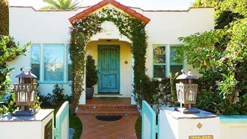 Mesmo no auge das paradas, Kesha passou um período vivendo em um pequeno bangalô na Califórnia / Zillow / loveproperty.com / Reprodução