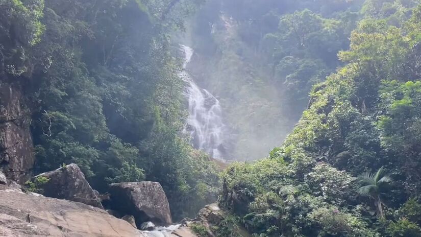 A estrutura está situada no coração do Parque Estadual da Serra do Mar em uma área de preservação da Mata Atlântica