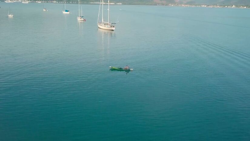 O ambiente é totalmente rústico, sem bares, quiosques ou serviços